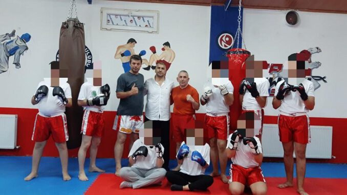 Suça sürüklenen çocukları milli sporcular rehabilite ediyor