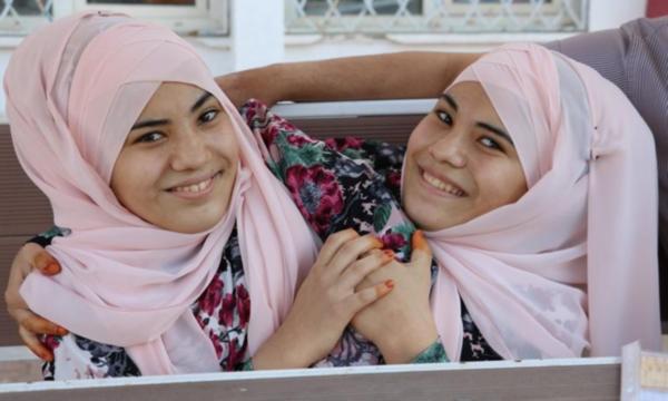 Türkiye'de sınava giren tek siyam ikizleri barajı geçemedikleri için tercih yapamadı