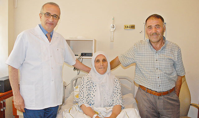 3 yıl akciğerine yapışan kemikle yaşadı