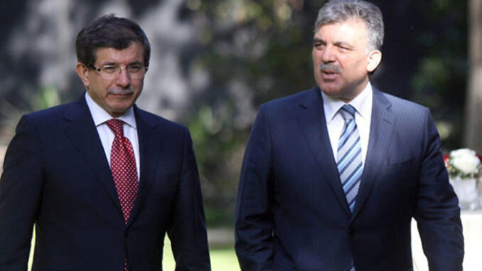 Abdullah Gül ve Ahmet Davutoğlu'ndan belediyelerdeki görevden almalara tepki