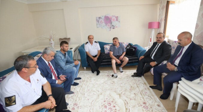 Bursa Valisi Canbolat'tan gaziye ziyaret