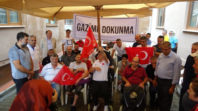 Bursa'da saldırıya uğrayan gaziye destekler devam ediyor