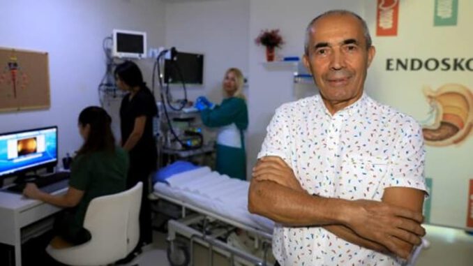 Dışkısını Bağışlayan Adam Olarak Biliniyor! Ali Bıdı Dışkı Bağışıyla Öğrencileri Okutuyor