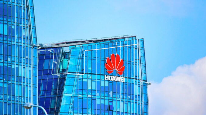 Huawei kendi işletim sistemini tanıttı