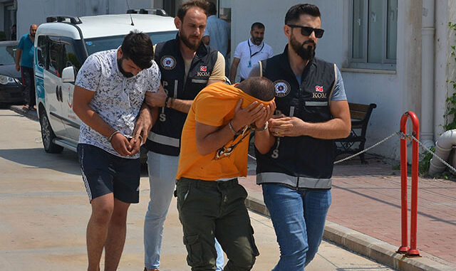 Kurban pazarında sahte paralarla yakalandılar