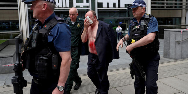Londra'da İçişleri bakanlığı Binası Önünde Bıçaklı Saldırı
