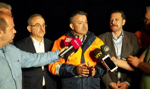 Pakdemirli, Türkiye'nin ilk gece koordinasyon uçuşunu gerçekleştirdi