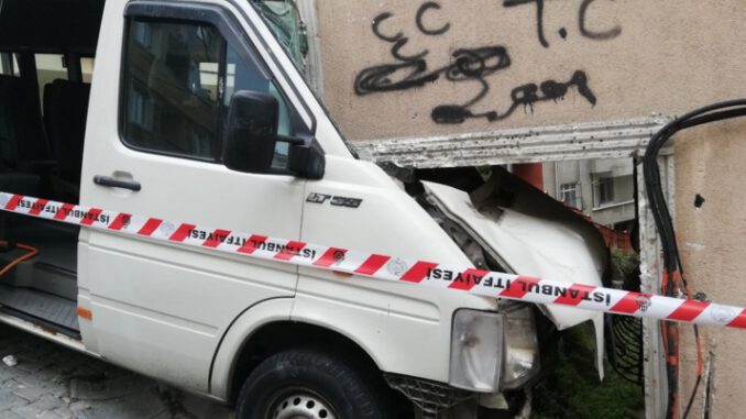 Panik anları 'Şoför bağırarak geldi, frenleri tutmadı...'