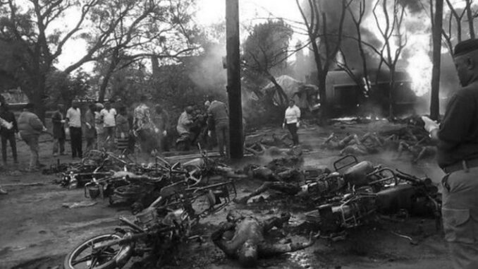 petrol-tankeri-patladi-57-kisi-hayatini-kaybetti_be0e0-ConvertImage