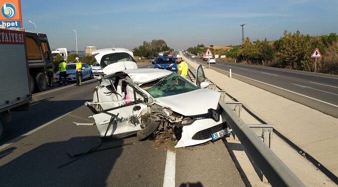 Bursa Karacabey'de Trafik Kazası 1 Ölü, 1 Yaralı