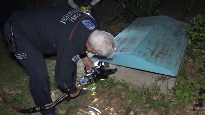 Bursa'da rlektrik kuyusunda mahsur kalan kedi hastaneyi ayağa kaldırdı