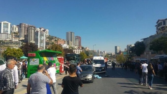 Ankara'da halk otobüsü durağa girdi: 3 ölü