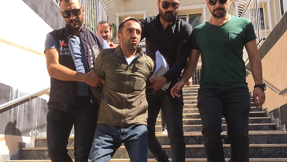 Kardeşlerden birini öldürdü, diğerine 46 kez ateş edip yaraladı!