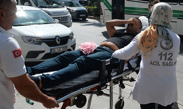 Vesikalık çektirmek için geldi, fotoğrafçıyı bacağından vurdu