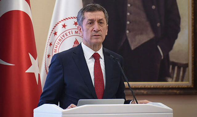 Bakan Selçuk'tan 'öğretmene yönelik asılsız medya' paylaşımı