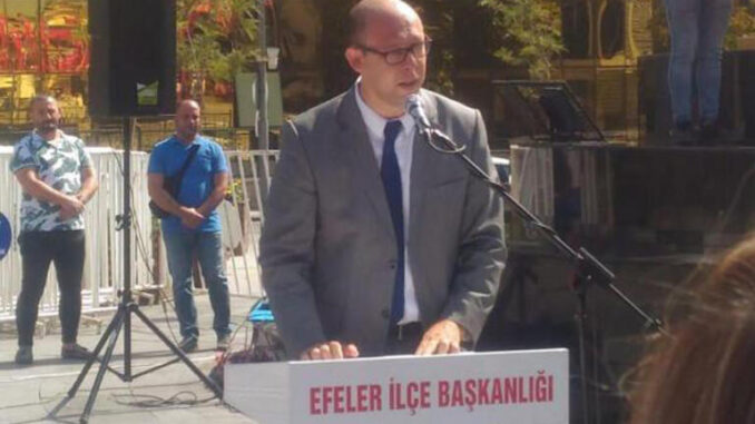 CHP ilçe başkanı evinin önünde darbedildi