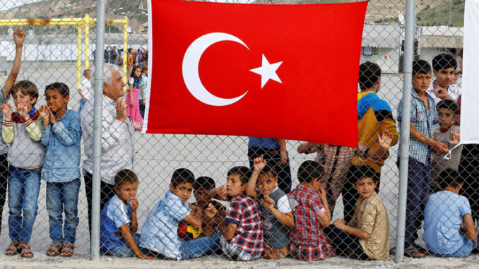 Dışişleri Yunanistan, bu yıl 25 bin 404 göçmeni Türkiye’ye geri itti