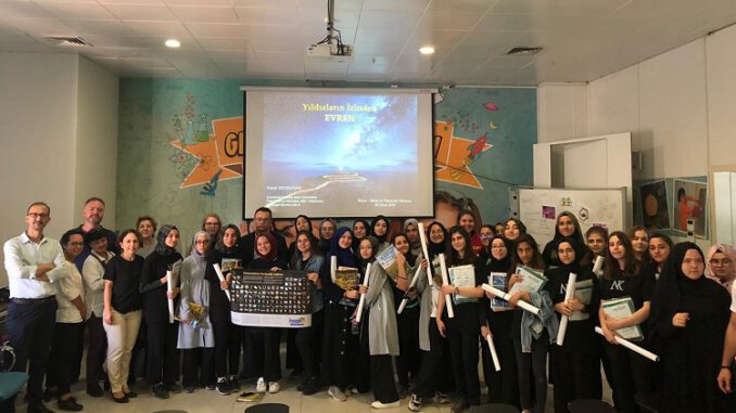 Faruk Soydugan Bursa Bilim ve Teknoloji Merkezi'nde Gökyüzü Tutkunlarıyla Buluştu