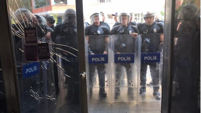 HDP Diyarbakır İl Binasına Operasyon