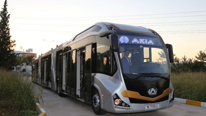 İBB İki kat daha fazla yolcu taşıyan yerli metrobüs alımı için çalışma başlatıldı