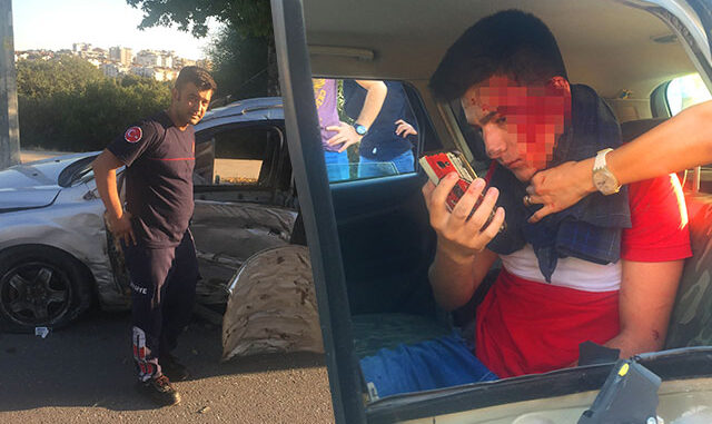 Kazada araçta sıkışan üniversiteli, yüzünü kontrol için telefonla fotoğraf çekti