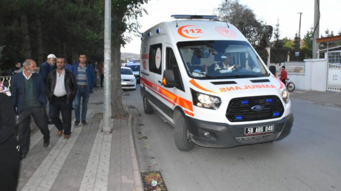 liselilerin-parkta-bicakli-kavgasi-1-olu-1-yarali-1630-dhaphoto2-5dafd793a9471