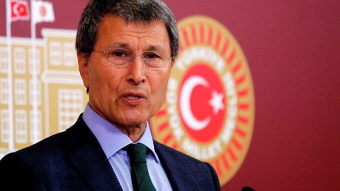 MHP'den ihraç edilen Halaçoğlu'na Devlet Bahçeli'den hediye