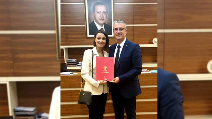 Mustafakemalpaşa AK Parti Kadın Kollarında Bayrak Derya Balcıoğlu'nda
