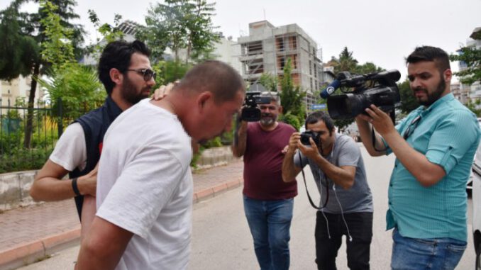 Öldürdüğü Arkadaşının Cesedini Darp Etmiş! Su Kanalına Atmak İsterken Yakalandı