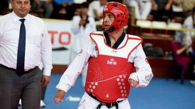 Osmangazi Belediyespor'un Milli Taekwondocusu Bayram Kayan Avrupa Yolunda