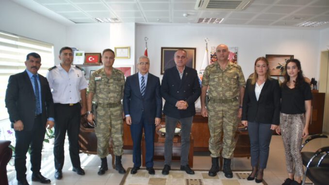 protokolden-serinturk-e-gecmis-olsun-ziyareti-3-5d9b045e2f5cd