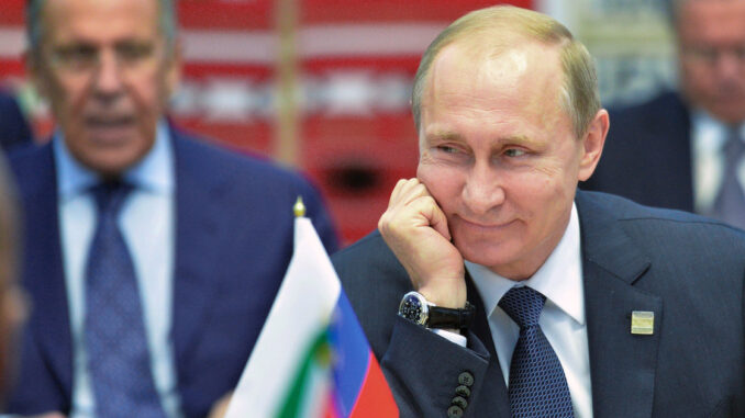 Putin'den kendine doğum günü hediyesi Maaşına zam