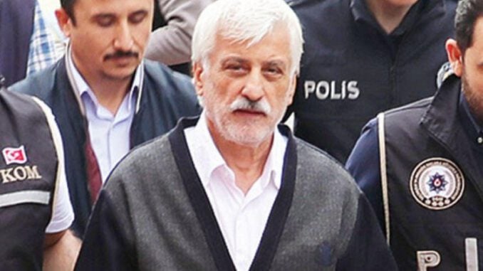 'Rafet Efendi' hakkında yeni ifadeler 'Mümin lükse kaçamaz' deyip IPhone'u aldı, tuşlu telefon gönderdi