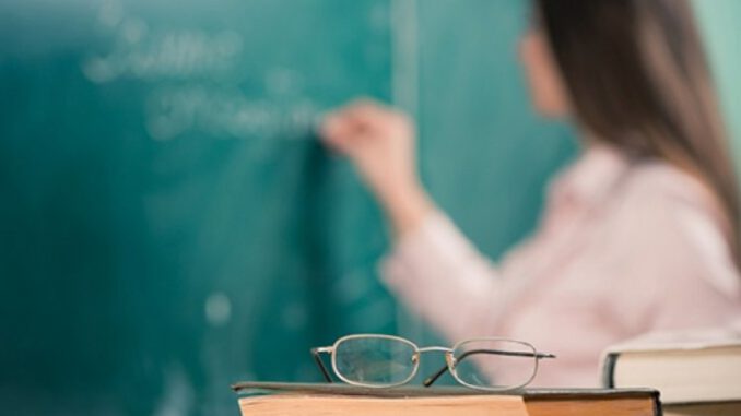 Sözleşmeli öğretmenler kadroya alınmaya başlandı, maaşları belli oldu