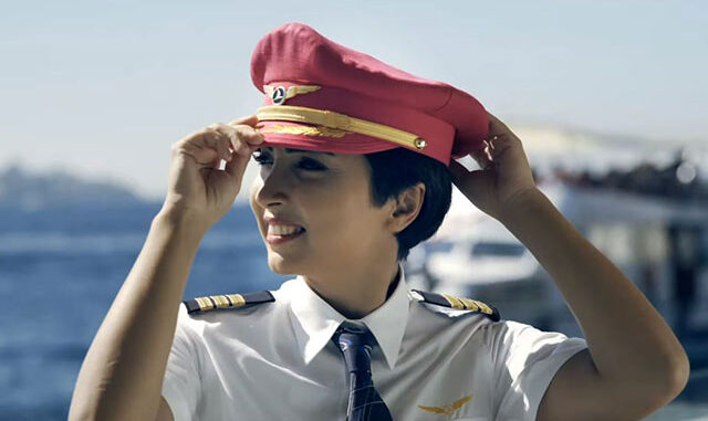 THY kadın pilotlarından Bilge, 10 ay süren kanser savaşını kazanarak göklere yeniden döndü