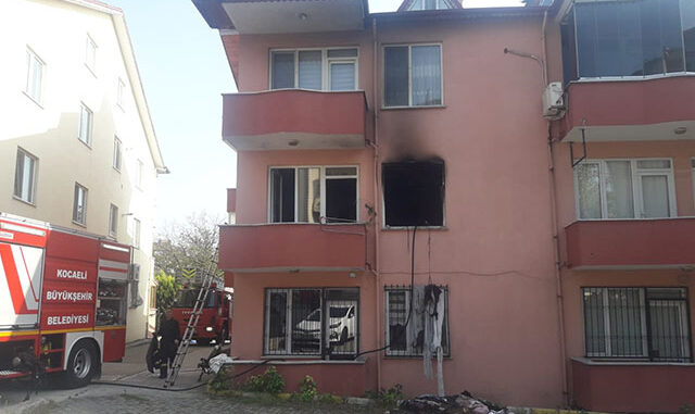 Yangında baba ve down sendromlu kızı öldü, anne yaralandı