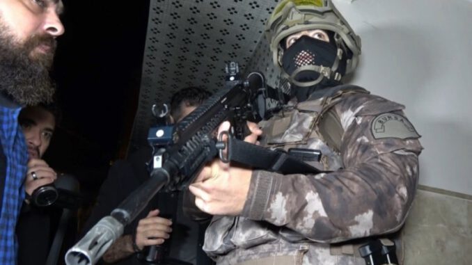 Bursa'daki Şafak Operasyonu İle İlgili Emniyetten Açıklama 25 Kişi Gözaltına Alındı