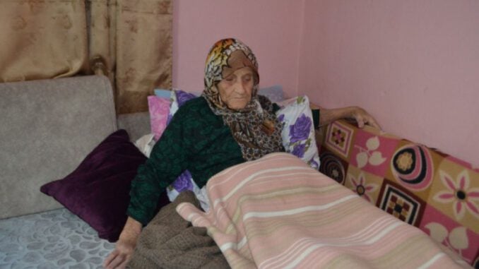 Bursalı 106 yaşındaki Şükriye nine Atatürk'ü anlattı