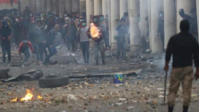 Irak'ın Zikar Vilayetindeki Gösterilerde 14 Kişi Öldü, 80 Kişi Yaralandı