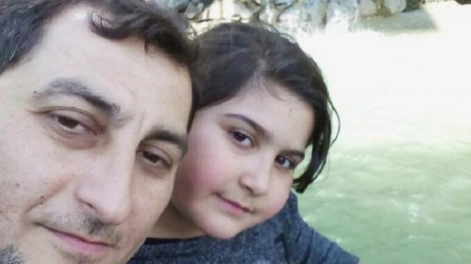 Somuncuğlu Rabia Naz'ın Criminal Case ve Mavi Baline Oynadığını Duydum