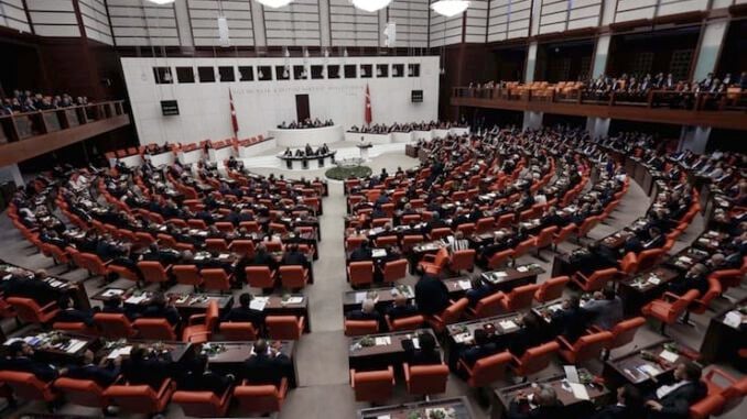 Vekillerin Anne Babasına Ücretsiz Sağlık Hizmeti Yolda