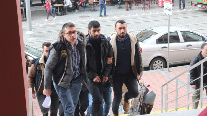 3 DEAŞ'lı Sınırdan Kaçak Girmeye Çalışırken Yakalandı