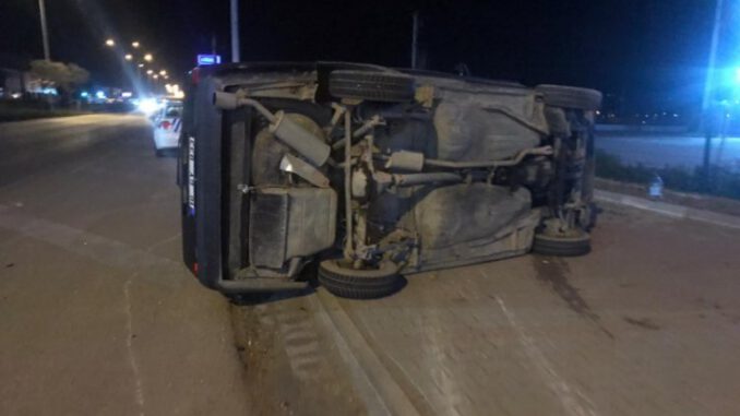 Bursa İnegöl'de Traktöre Çarpan Otomobil Devrildi 1 Yaralı