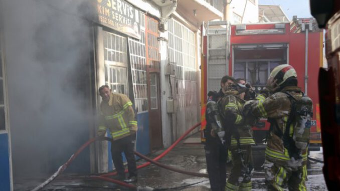 Bursa'da İş Yerinde Yangın Çıktı!