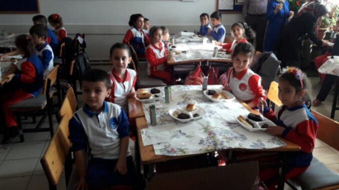 Bursa'da Öğrencilerin Yerli Malı Haftası Sevinci
