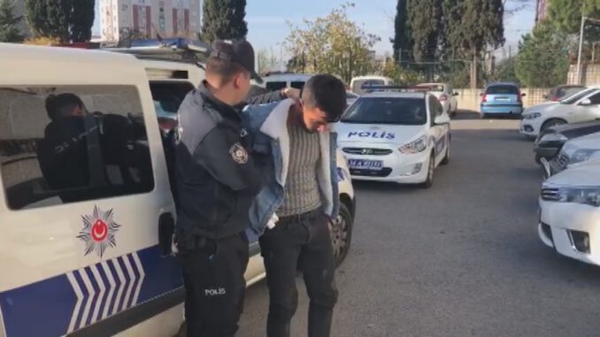 Eşi Tarafından 20 Kez Bıçaklanan Kadın Ağır Yaralandı