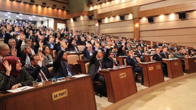 İmamoğlu, AKP Grubunun Meclisten Geçirdiği Üç Kararı Veto Etti