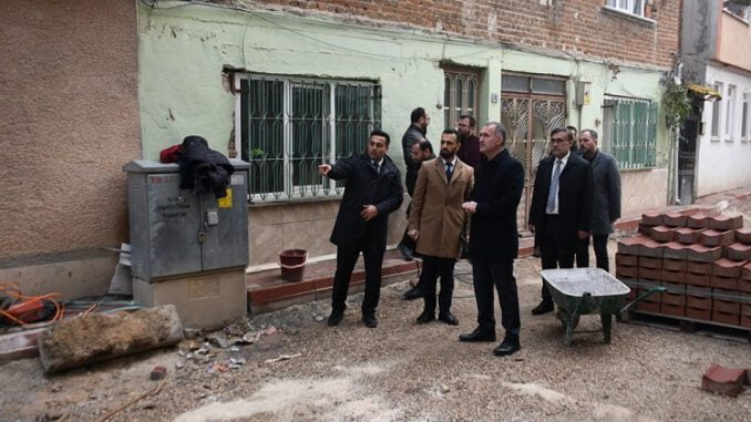 İnegöl Belediyesi Mahallelerde Yapılan Düzenlemelerini Sürdürüyor