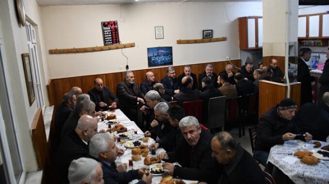 İnegöl Belediyesi'nin 'Bereket Sofrası Halk Günleri' Yeniden Kuruldu