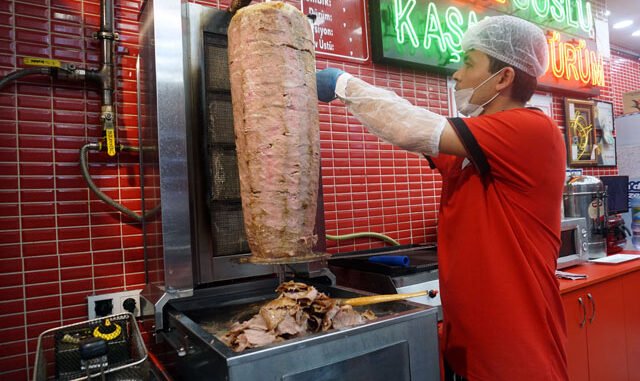 Ucuz Dönerde ''Yağ Hilesi'' Tartışması,